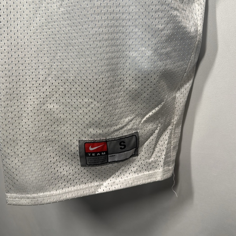 ❤️3/$30 Nike White Football Practice Jersey - Picture 3 of 6